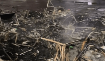 Εικόνες καταστροφής έπειτα από τα... επινίκια του Ολυμπιακού στον Πειραιά (VIDEO)